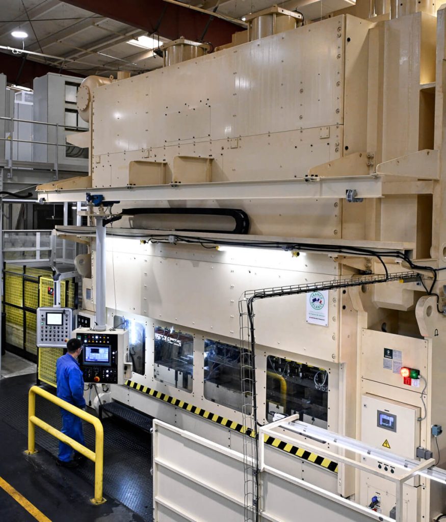 Ultra precise servo press 1200 tons - Stamping